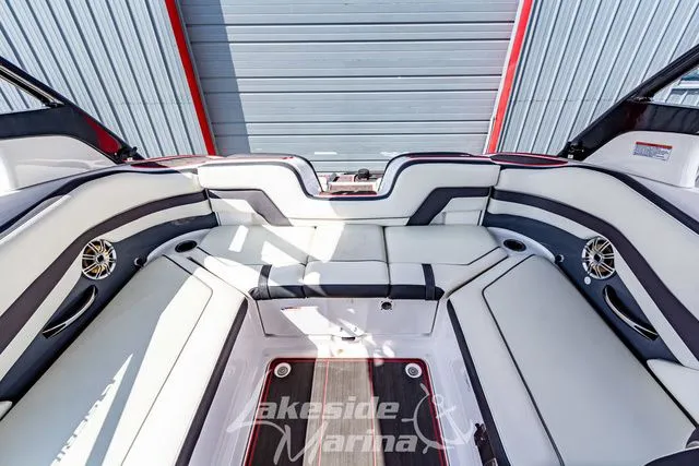 Slide: The Image of Yamaha 242 Limited S E-Series 2016 - 19