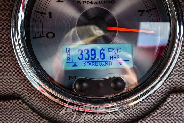 Slide: The Image of Yamaha 242 Limited S E-Series 2016 - 26