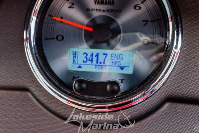 Slide: The Image of Yamaha 242 Limited S E-Series 2016 - 27