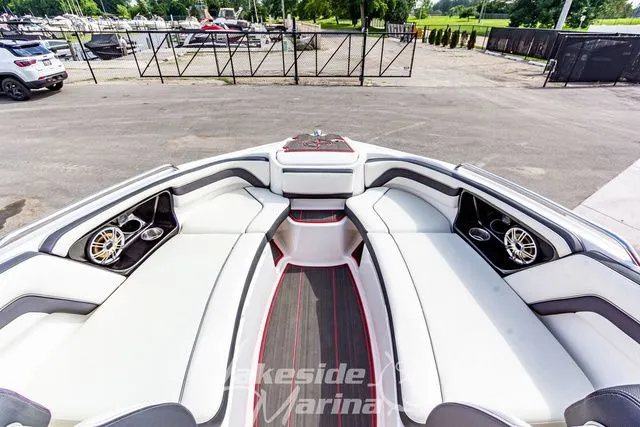 Slide: The Image of Yamaha 242 Limited S E-Series 2016 - 36