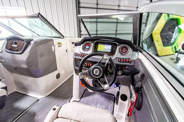 Slide: The Image of Chaparral 244 Sunesta 2017 - 23