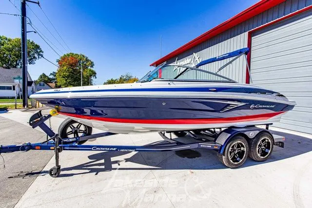 Slide: The Image of Crownline Boats 220 SS 2024 - 10