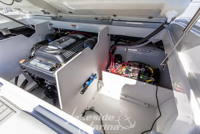 Slide: The Image of Crownline Boats 220 SS 2024 - 23