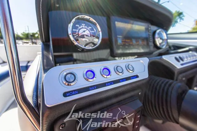 Slide: The Image of Crownline Boats 220 SS 2024 - 33