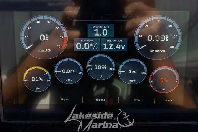 Slide: The Image of Crownline Boats 220 SS 2024 - 34