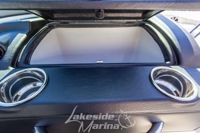 Slide: The Image of Crownline Boats 220 SS 2024 - 39