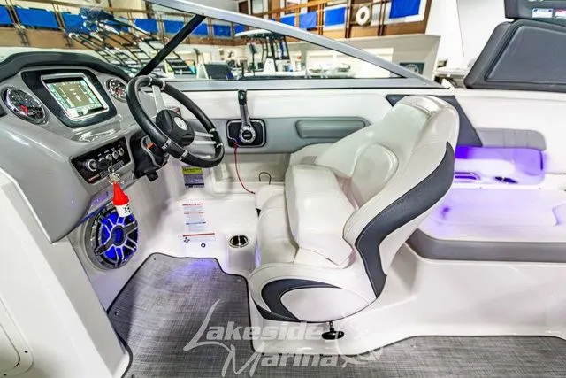 Slide: The Image of Chaparral 23 Surf 2021 - 27