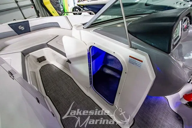 Slide: The Image of Chaparral 23 Surf 2021 - 35