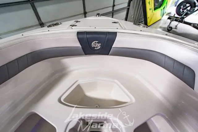 Slide: The Image of Chaparral 23 Surf 2021 - 39