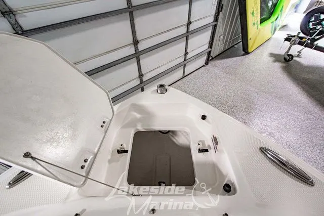 Slide: The Image of Chaparral 23 Surf 2021 - 40