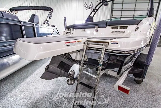 Slide: The Image of Chaparral 23 Surf 2021 - 6