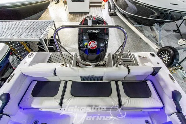 Slide: The Image of Tidewater 210 LXF 2025 - 14