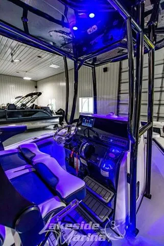 Slide: The Image of Tidewater 210 LXF 2025 - 19