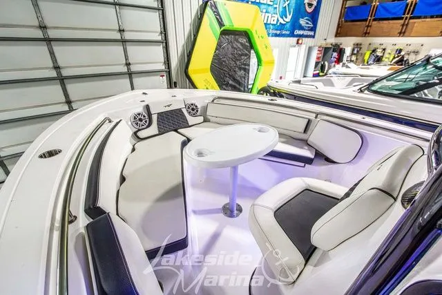 Slide: The Image of Tidewater 210 LXF 2025 - 36