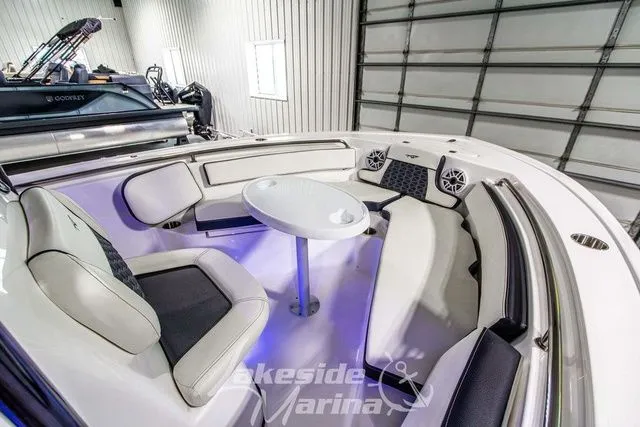 Slide: The Image of Tidewater 210 LXF 2025 - 37