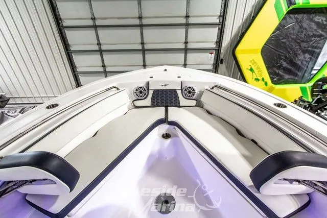 Slide: The Image of Tidewater 210 LXF 2025 - 42