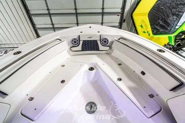 Slide: The Image of Tidewater 210 LXF 2025 - 43