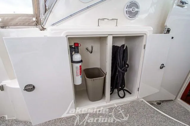 Slide: The Image of Cruisers Yachts 420 Express 2006 - 30