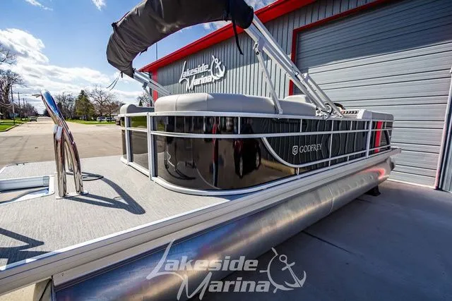 Slide: The Image of Godfrey Sweetwater 2286 SBX 2025 - 4