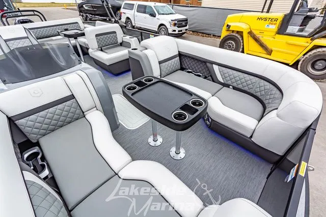 Slide: The Image of Godfrey AquaPatio 255 SFL 2025 - 14