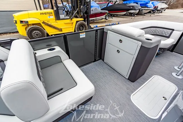 Slide: The Image of Godfrey AquaPatio 255 SFL 2025 - 31