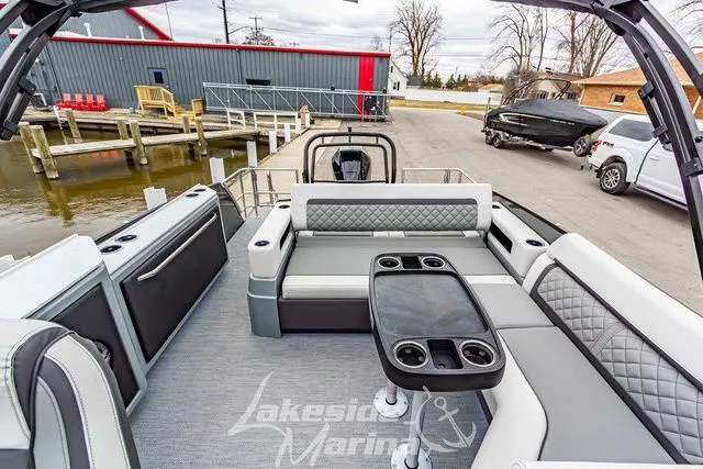 Slide: The Image of Godfrey AquaPatio 255 SFL 2025 - 33