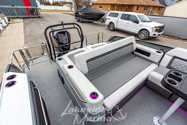 Slide: The Image of Godfrey AquaPatio 255 SFL 2025 - 37