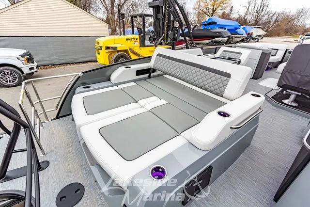 Slide: The Image of Godfrey AquaPatio 255 SFL 2025 - 39