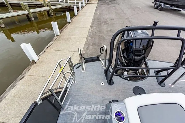 Slide: The Image of Godfrey AquaPatio 255 SFL 2025 - 48