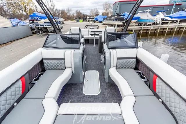 Slide: The Image of Godfrey AquaPatio 235 ULW 2025 - 10