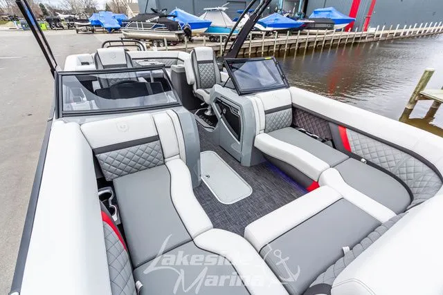 Slide: The Image of Godfrey AquaPatio 235 ULW 2025 - 11