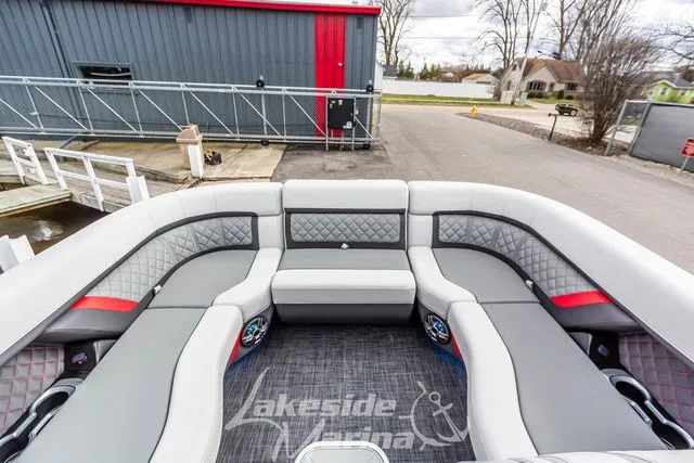 Slide: The Image of Godfrey AquaPatio 235 ULW 2025 - 14