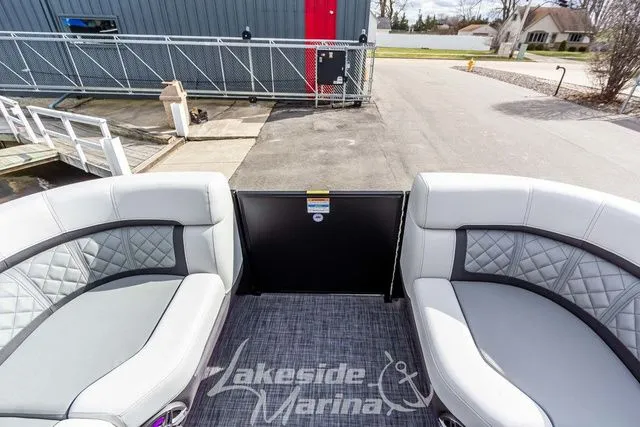 Slide: The Image of Godfrey AquaPatio 235 ULW 2025 - 15