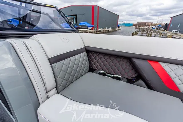 Slide: The Image of Godfrey AquaPatio 235 ULW 2025 - 19