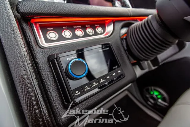 Slide: The Image of Godfrey AquaPatio 235 ULW 2025 - 30