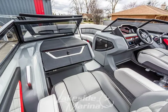 Slide: The Image of Godfrey AquaPatio 235 ULW 2025 - 31