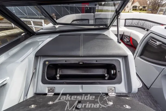 Slide: The Image of Godfrey AquaPatio 235 ULW 2025 - 34