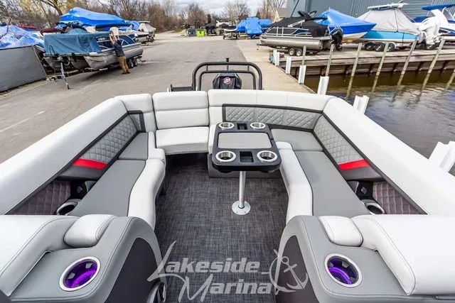 Slide: The Image of Godfrey AquaPatio 235 ULW 2025 - 35