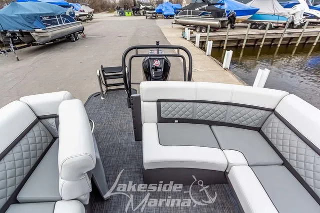 Slide: The Image of Godfrey AquaPatio 235 ULW 2025 - 43