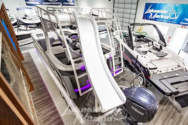 Slide: The Image of Godfrey AquaPatio 255 SDC 2023 - 10