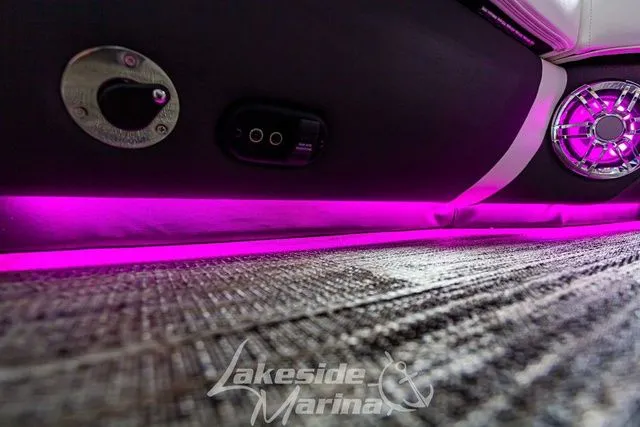 Slide: The Image of Godfrey AquaPatio 255 SDC 2023 - 34