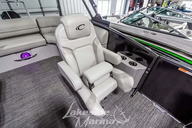 Slide: The Image of Crest Caribbean LX 230 SLC CP3 2023 - 22