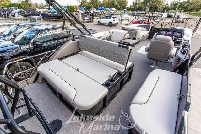 Slide: The Image of Godfrey Sweetwater 2286 SFL 27" iMPACT Center Tube Package 2025 - 31