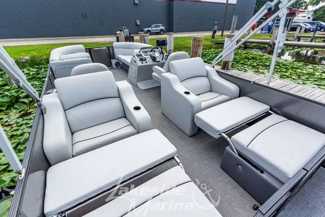 Slide: The Image of Crest Classic LX 220 SLRC 2021 - 32