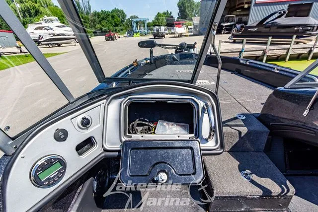 Slide: The Image of Triton 216 Fishunter 2020 - 21