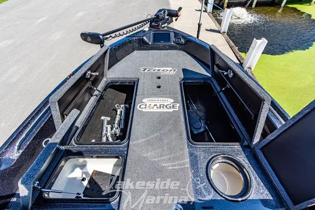 Slide: The Image of Triton 216 Fishunter 2020 - 26