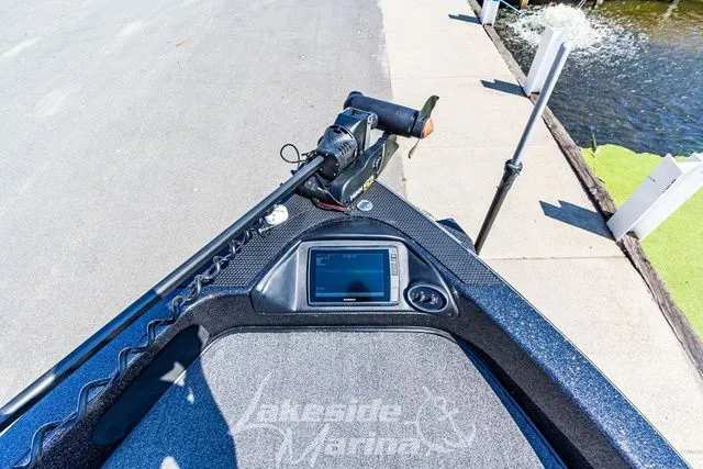 Slide: The Image of Triton 216 Fishunter 2020 - 28