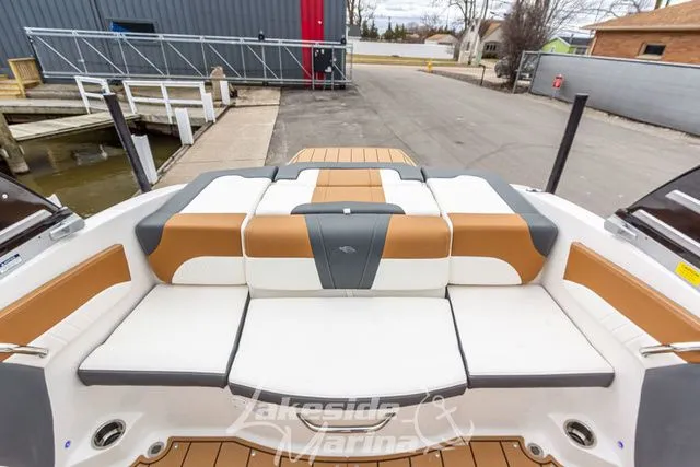 Slide: The Image of Chaparral 21 SSi 2025 - 14