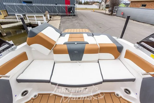 Slide: The Image of Chaparral 21 SSi 2025 - 19