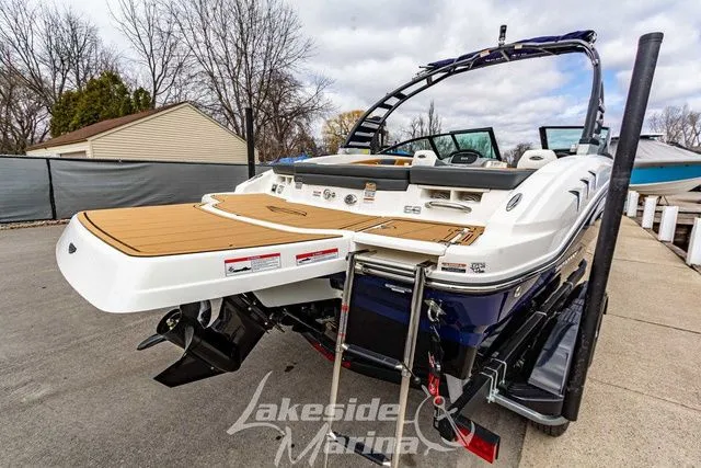 Slide: The Image of Chaparral 21 SSi 2025 - 6